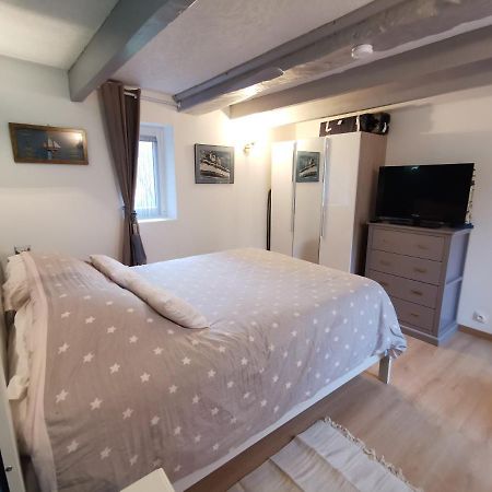 Apartmán Le Rez De Jardin Honfleur Exteriér fotografie